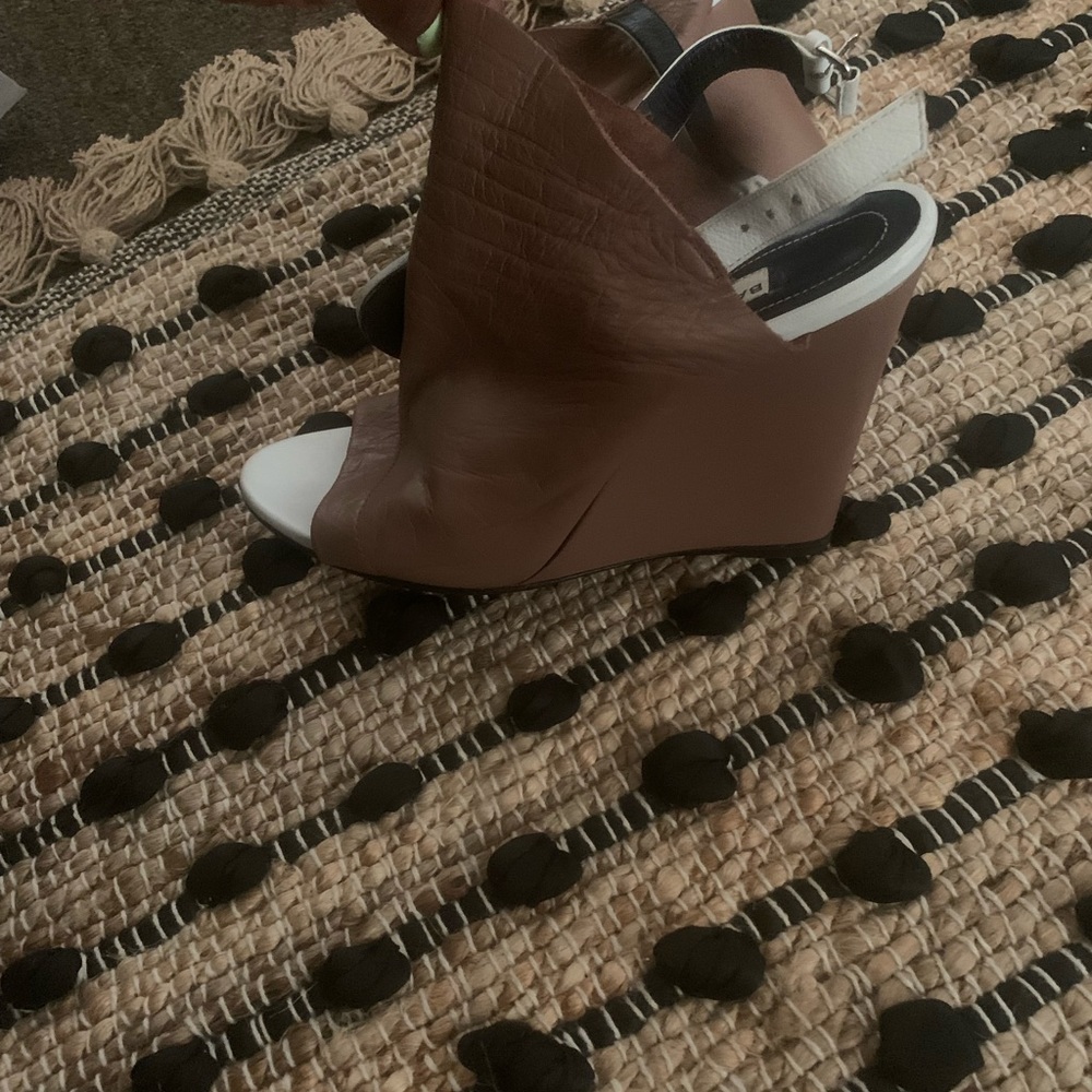 Size 36 (6) Balenciaga good condition - Picture 3 of 8